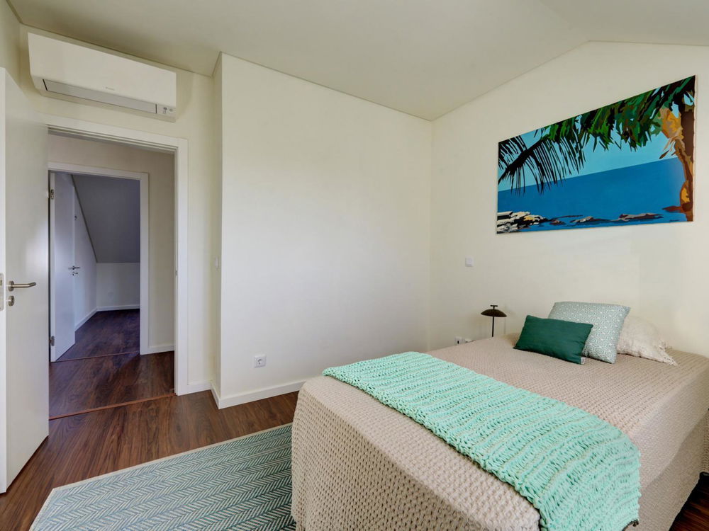 3 bedroom flat with terrace, new, in the centre of Estoril 556642056