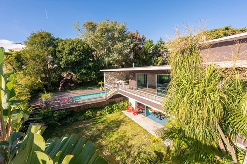 Modernist 6-Bedroom Detached House for Sale in Cascais – Architectural Signature & Unique Atmosphere 95715050