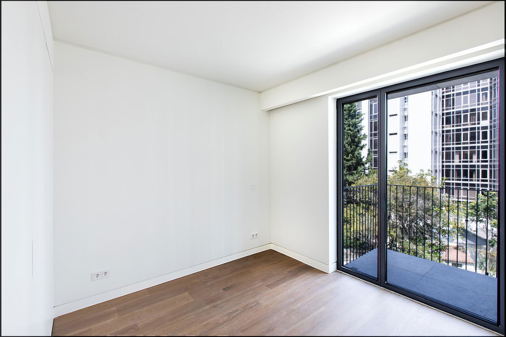 3 bedroom penthouse with large balcony and private garage, in Lisbon 3174858316