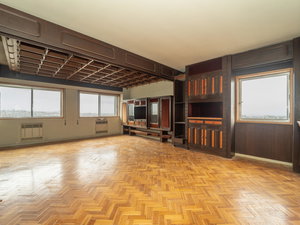 6 bedroom flat for renovation in the centre of Porto 4104332620