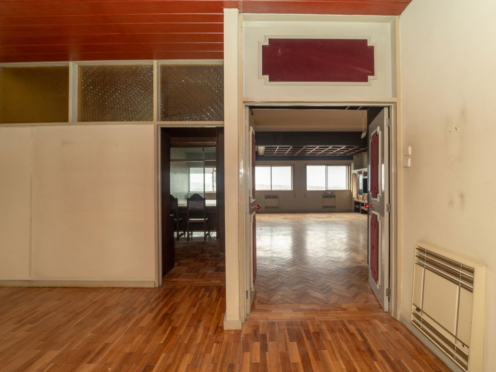 6 bedroom flat for renovation in the centre of Porto 4104332620