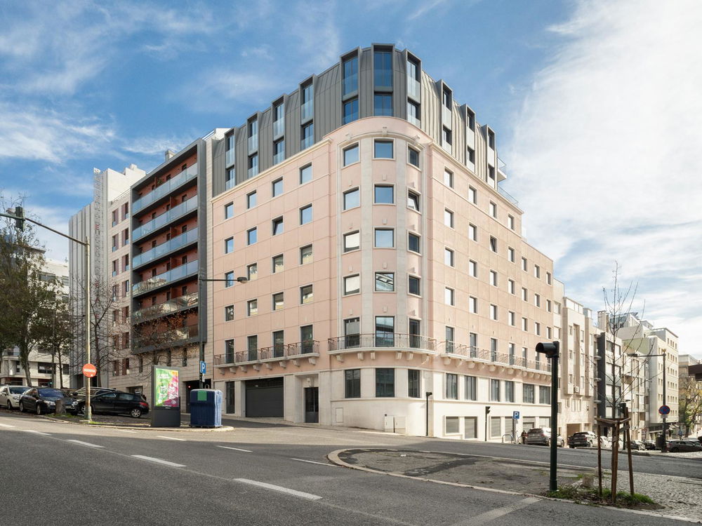 3 bedroom flat in Marques de Pombal with parking 3044821719