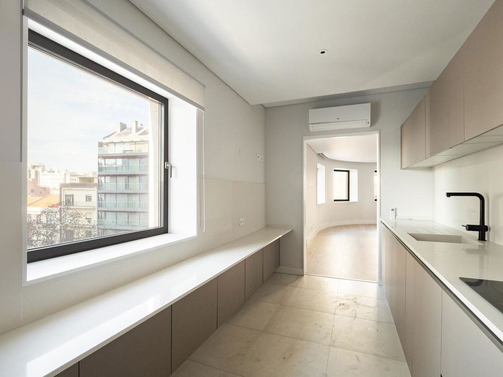 3 bedroom flat in Marques de Pombal with parking 3044821719