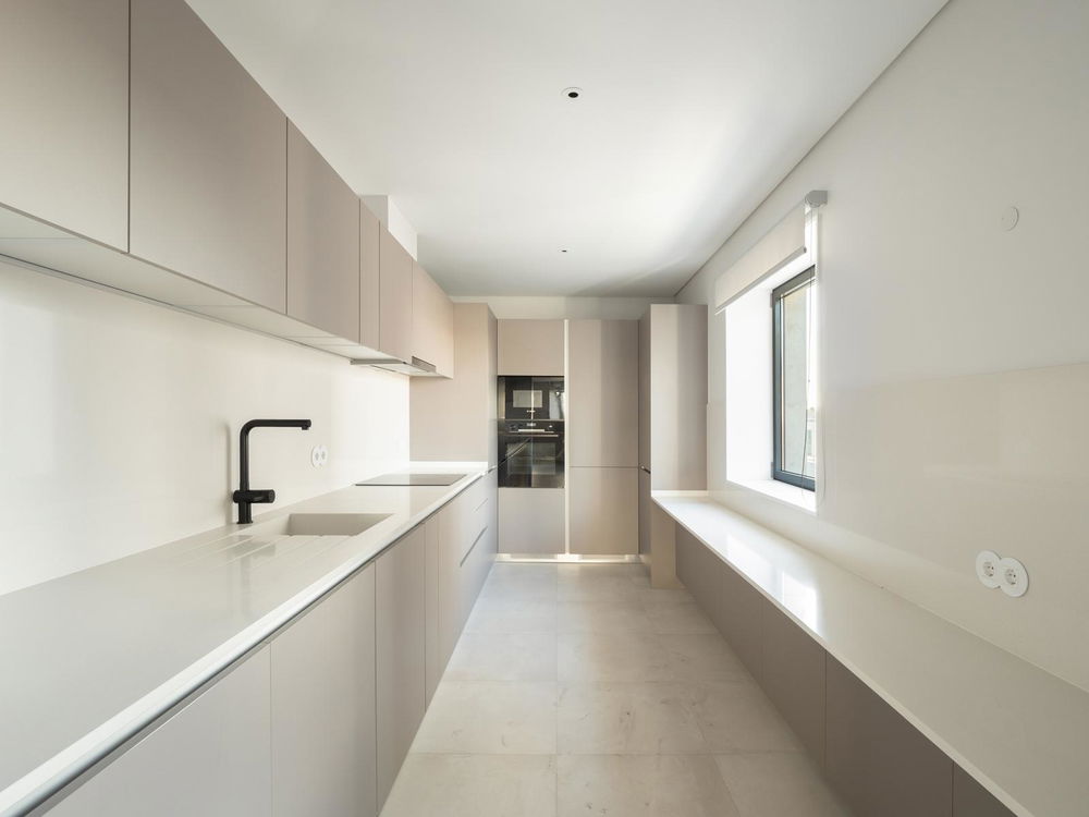 3 bedroom flat in Marques de Pombal with parking 3044821719