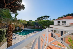 Detached 8 bedroom villa with swimming pool and private garden at Quinta da Marinha 1407545460