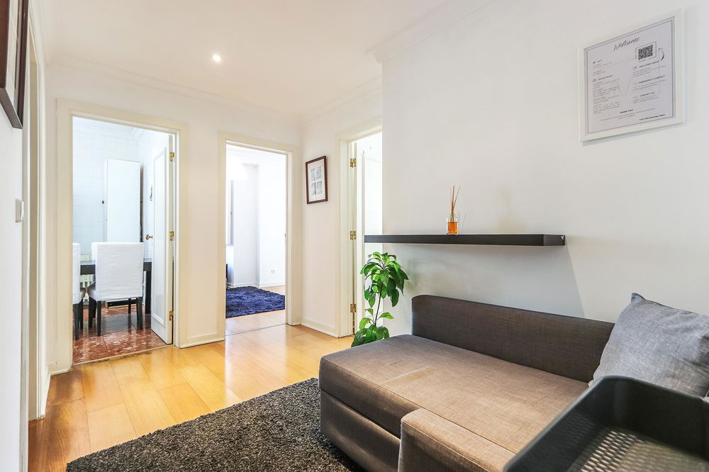 T1 praça Luis de Camões com elevador e estacionamento 2843598226