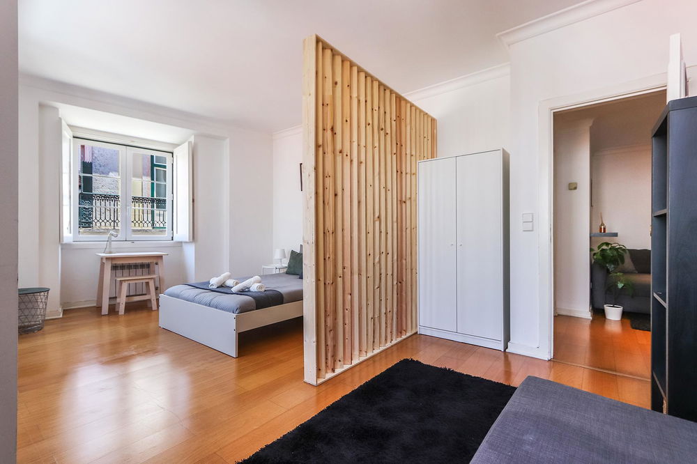 T1 praça Luis de Camões com elevador e estacionamento 2843598226