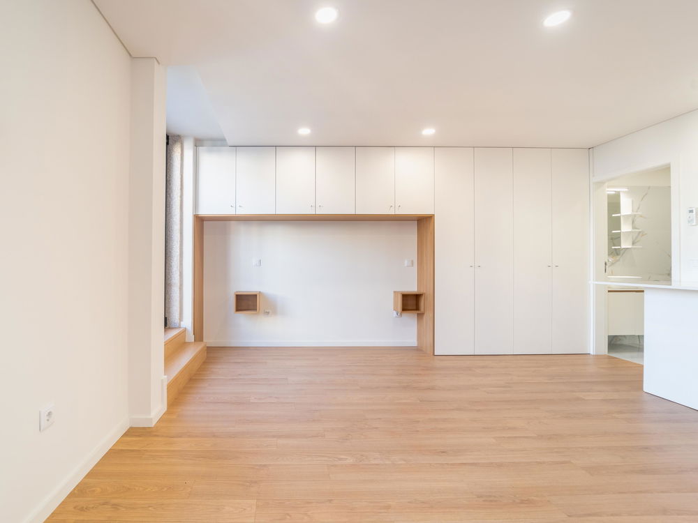 Studio flat with balcony, in downtown Porto 1064444977