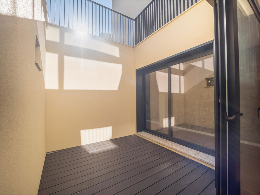 1+1 bedroom flat with garden in downtown Porto 3122553645