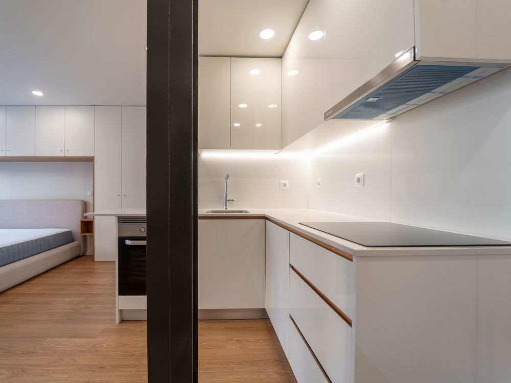 Furnished studio flat, in downtown Porto near Santa Catarina 19890642