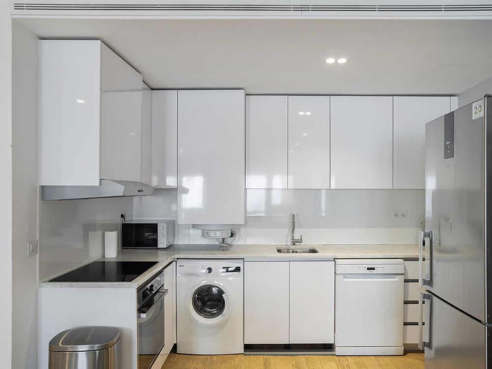 1 bedroom flat with balcony, in Lapa, Lisbon 2185873967