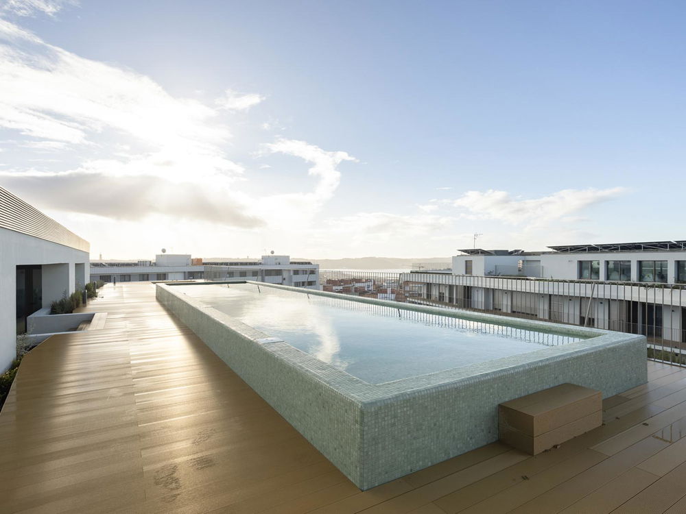 New 2 bedroom flat, with balcony and parking, in Miraflores 148742981