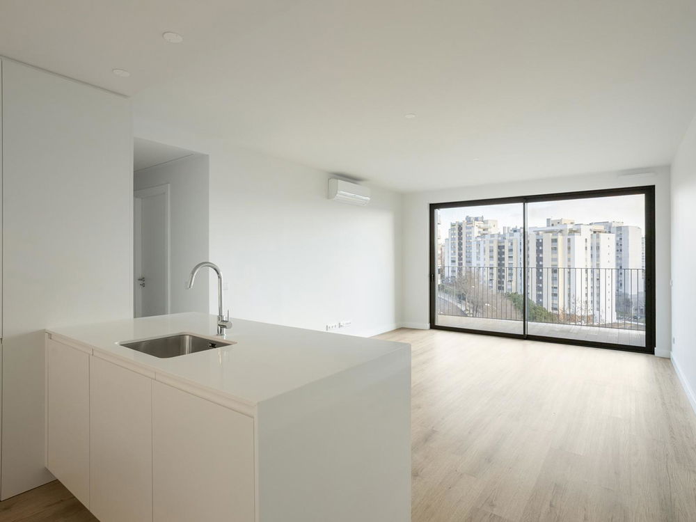 New 2 bedroom flat, with balcony and parking, in Miraflores 148742981