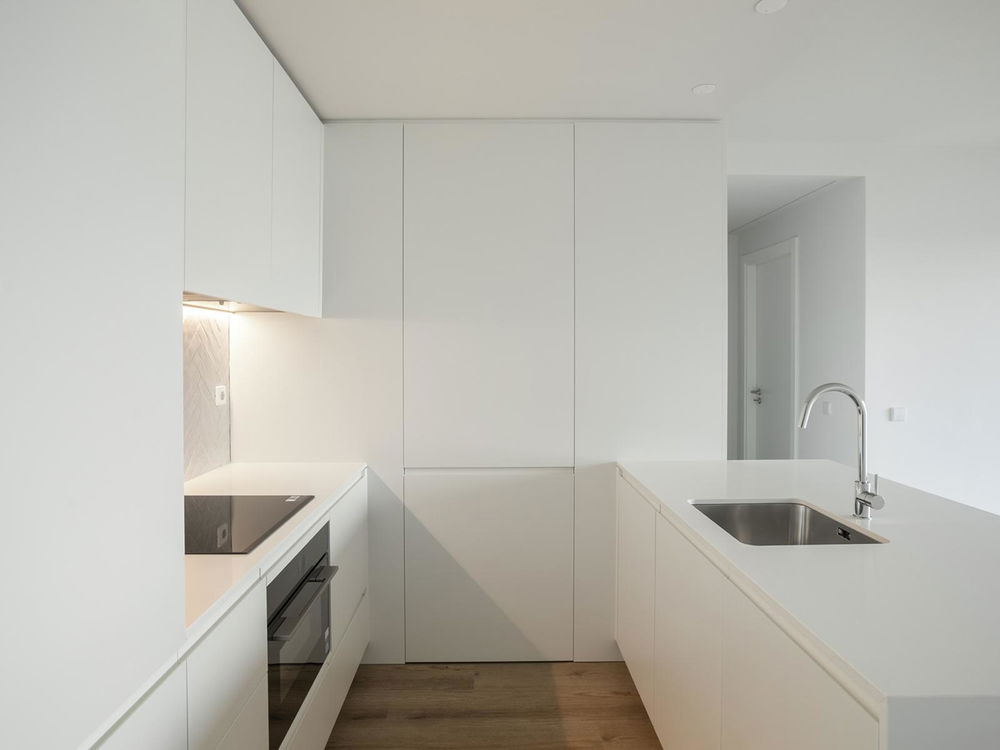 New 2 bedroom flat, with balcony and parking, in Miraflores 148742981