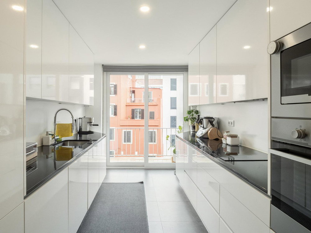 3 bedroom flat with balconies and parking in Campolide 2355604896