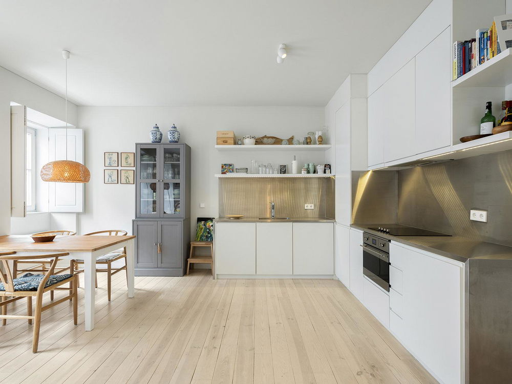 1-Bedroom Apartment with Juliet Balcony in Lapa 3886635242