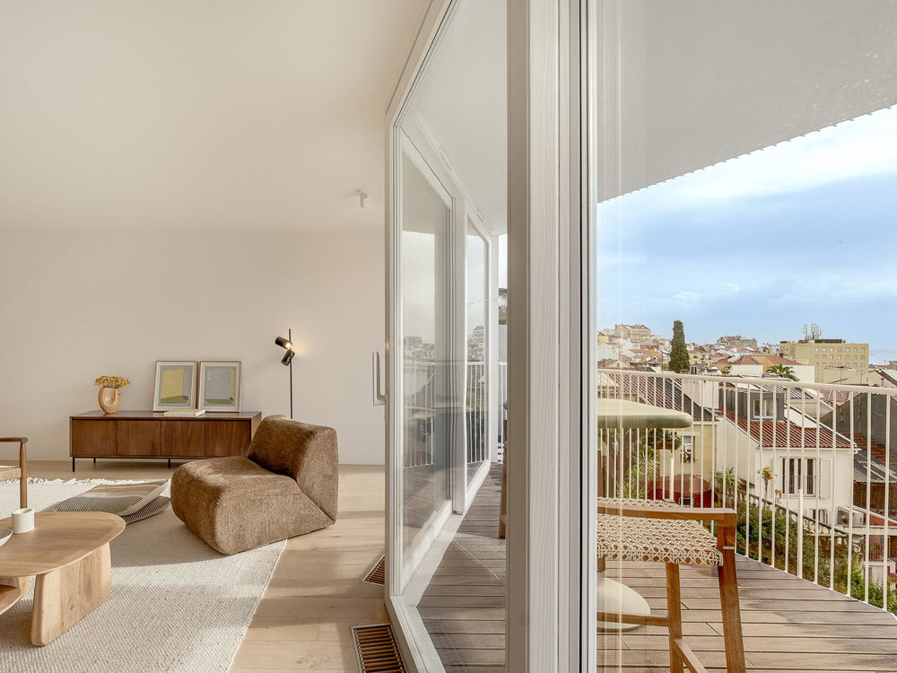 3 bedroom duplex flat, with terrace and 2 parking lots, in Lisbon 3100712098