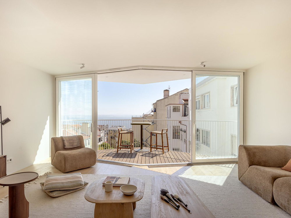 3 bedroom duplex flat, with terrace and 2 parking lots, in Lisbon 3100712098