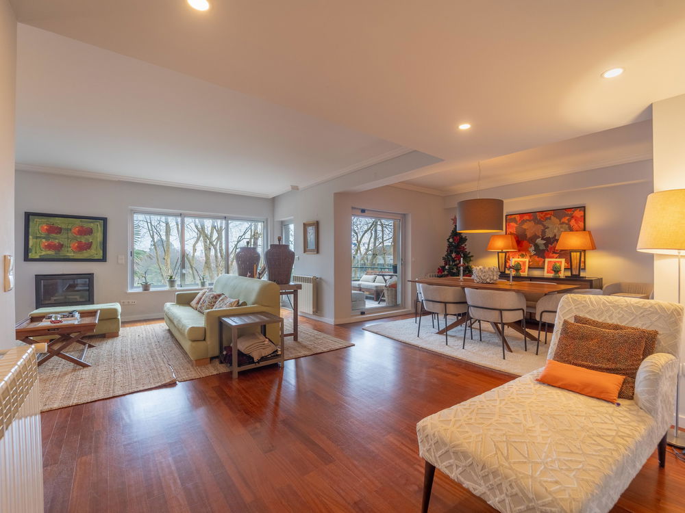 3 bedroom flat, with balcony and garage, in Foz do Douro 3434092246