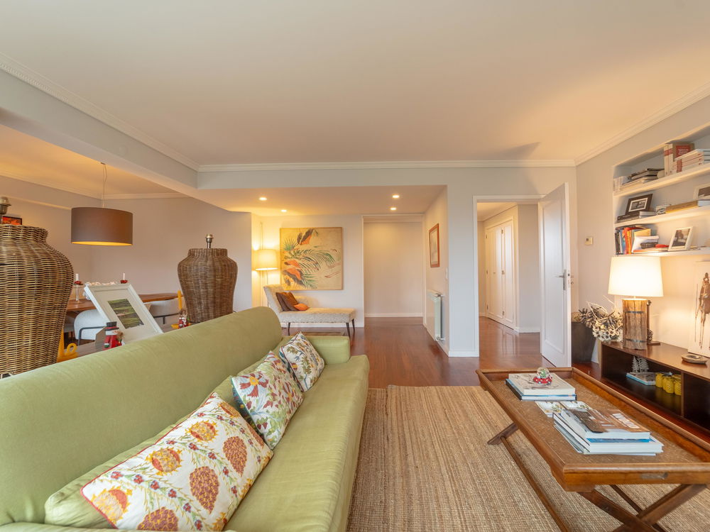 3 bedroom flat, with balcony and garage, in Foz do Douro 3434092246