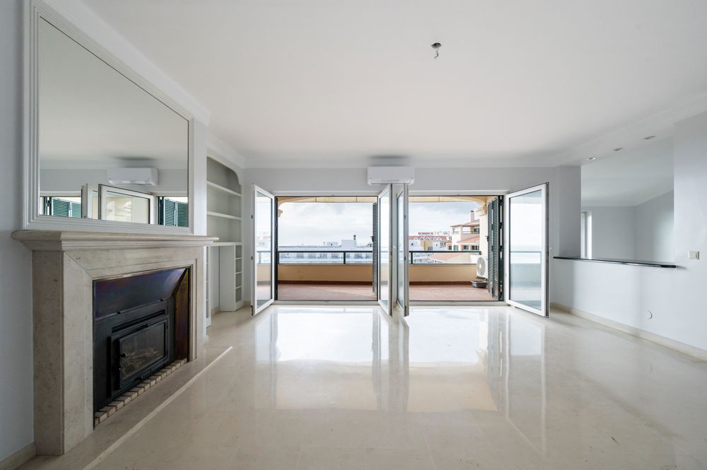 3 Bedroom Duplex Apartment with Sea View, in Gandarinha, Cascais 189132519