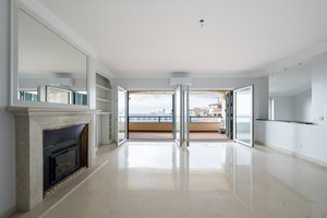3 Bedroom Duplex Apartment with Sea View, in Gandarinha, Cascais 189132519