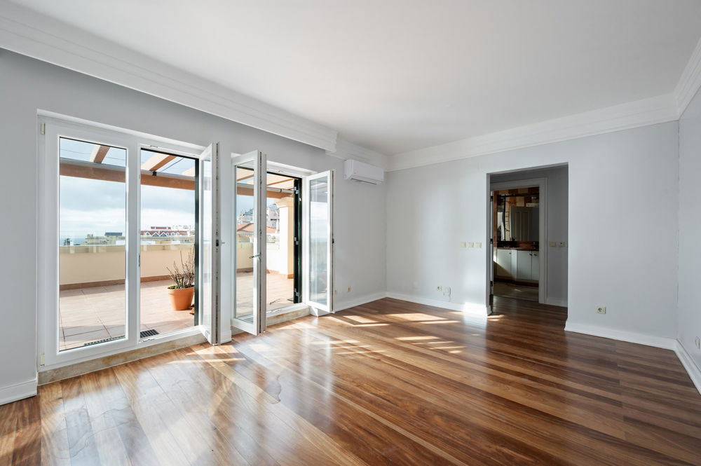 3 Bedroom Duplex Apartment with Sea View, in Gandarinha, Cascais 189132519