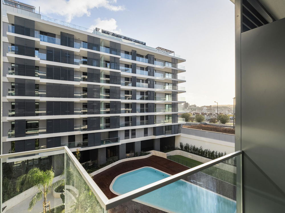 2 bedroom flat Lisbon, Avenidas Novas, new with balcony and pool 455298919