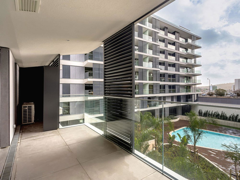 2 bedroom flat Lisbon, Avenidas Novas, new with balcony and pool 455298919