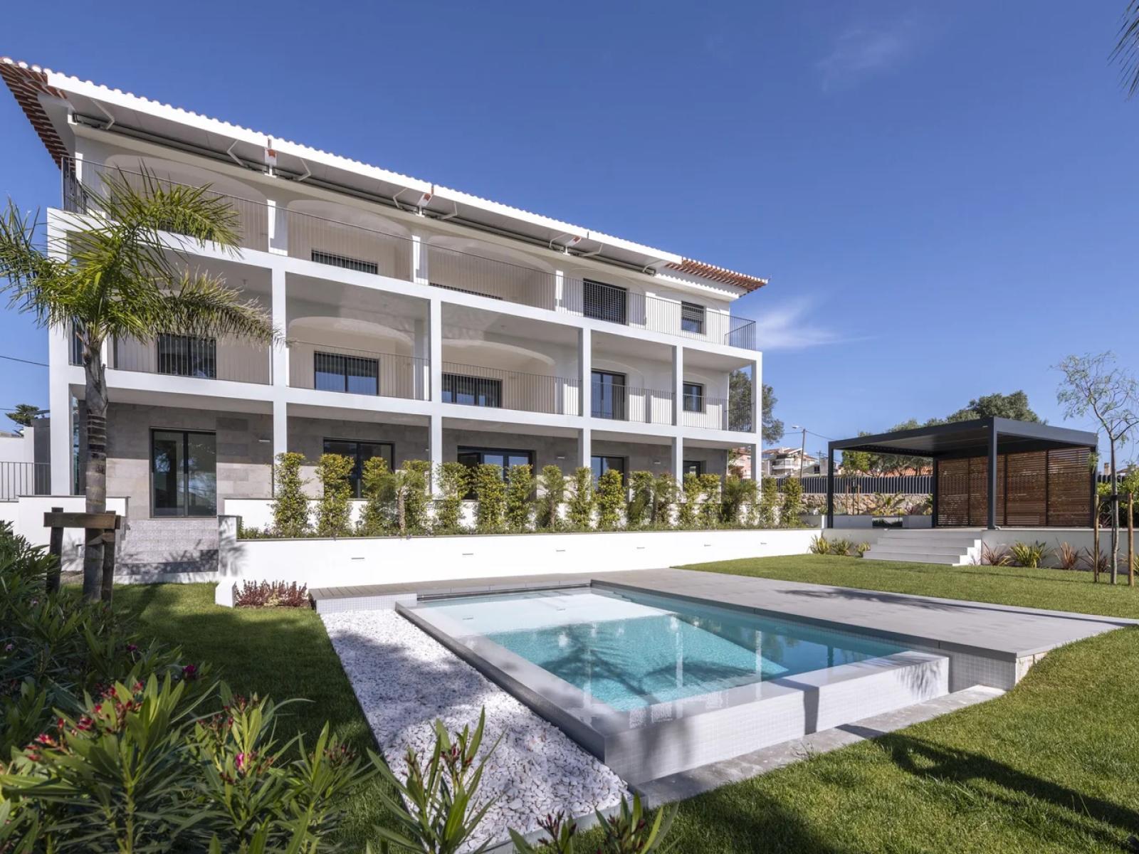 3 bedroom flat in an exclusive condominium with swimming pool in Monte Estoril