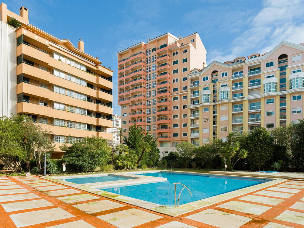 2 bedroom flat in gated community with swimming pool, in Cascais 1669944147