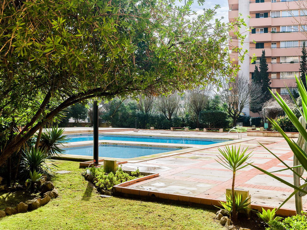 2 bedroom flat in gated community with swimming pool, in Cascais 1669944147