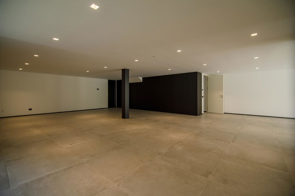 4 bedroom villa in Cascais with swimming pool and private garden 4153947497