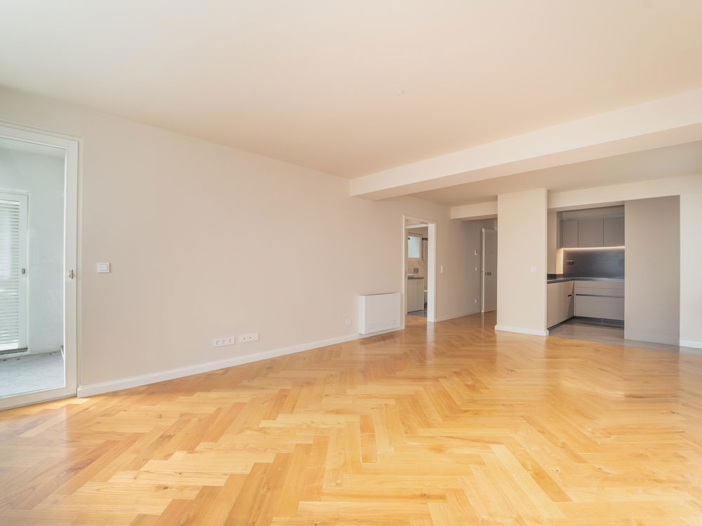 1 bedroom flat with balcony, in Rua de Sá de Bandeira 192888129