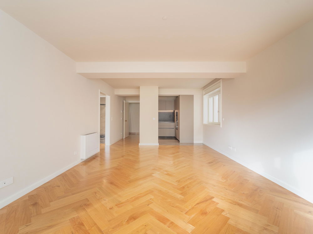 1 bedroom flat with balcony, in Rua de Sá de Bandeira 192888129