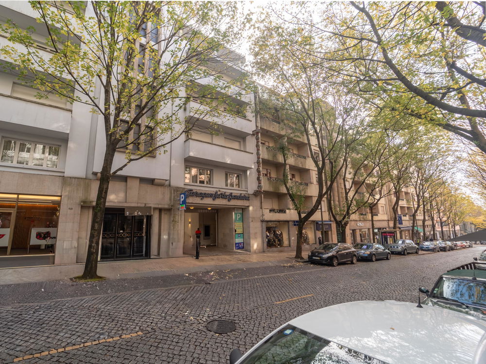 1 bedroom flat with balcony, in Rua de Sá de Bandeira 192888129