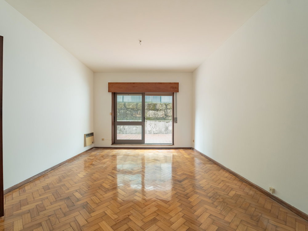 2 bedroom flat with terrace of 40m2, in Costa Cabral, Porto 3393619002