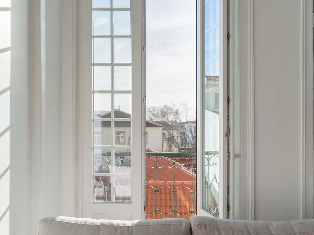 2 bedroom flat with balconete, completely refurbished, in the centre of Parede 716379489