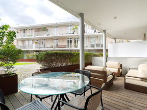 Lisbon 2 bedroom flat with private patio and swimming pool in condominium 3573640592