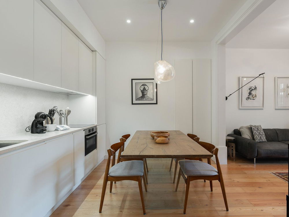 Lisbon 2 bedroom flat with private patio and swimming pool in condominium 3573640592