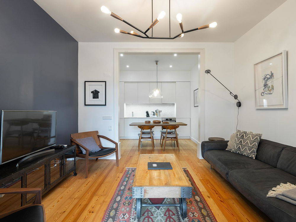 Lisbon 2 bedroom flat with private patio and swimming pool in condominium 3573640592