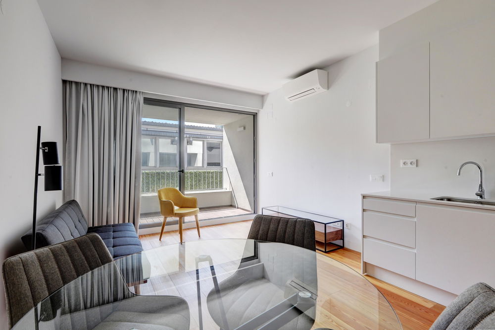 2 bedroom apartment with parking and terrace, in Saldanha 840299992