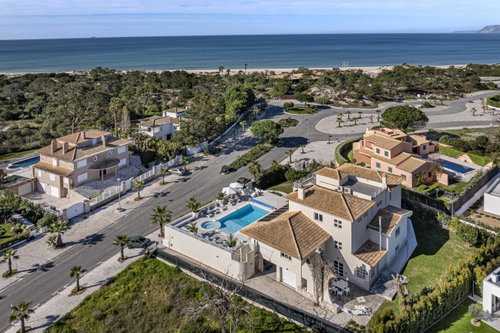 6+1 bedroom villa in Soltróia, next to the beach, with swimming pool 397602456
