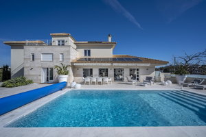 6+1 bedroom villa in Soltróia, next to the beach, with swimming pool 397602456