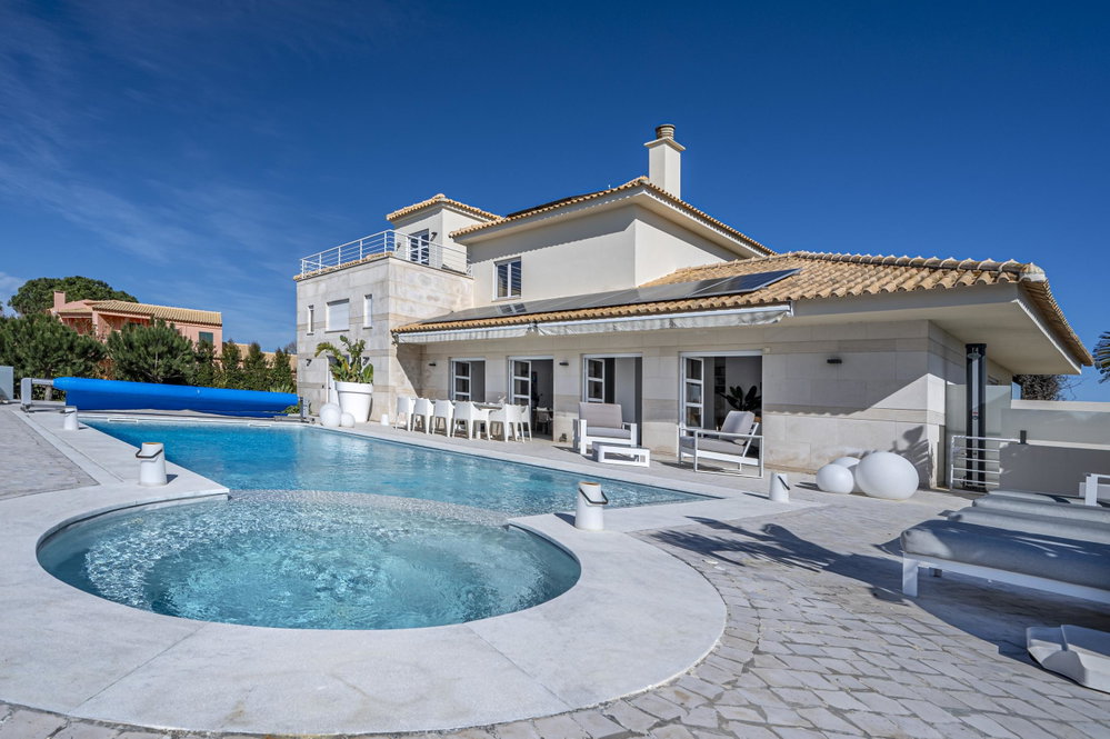 6+1 bedroom villa in Soltróia, next to the beach, with swimming pool 397602456