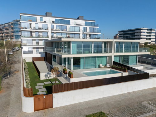 Luxury 5 bedroom villa with garden and swimming pool in Vila Nova de Gaia 568793457