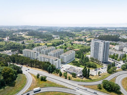 3 bedroom flat with balcony and parking in Quinta da Moreira 1613046607