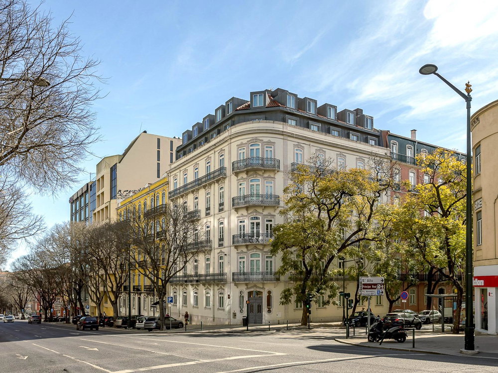 Renovated 1-bedroom apartment with private terrace 27076386