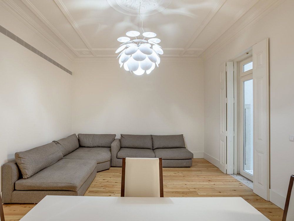 Renovated 1-bedroom apartment with private terrace 27076386