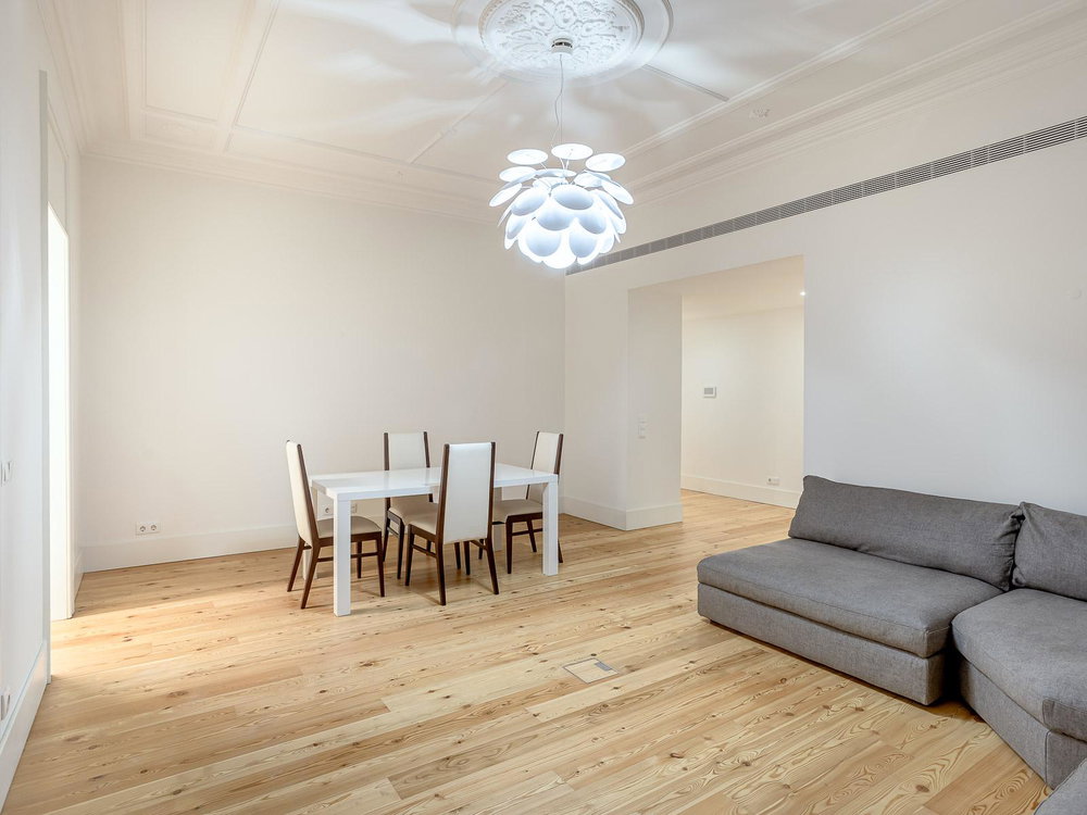 Renovated 1-bedroom apartment with private terrace 27076386